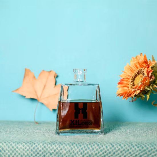 Logo personalizzato in rilievo trasparente 500ml 700ml 750ml Rum Tequila Gin Brandy Rum Whisky Vodka Liquore Spiriti Bottiglia di vetro