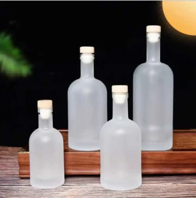 Bottiglie di vodka in vetro trasparente/lattiginoso da 100 ml, 200 ml, 375 ml, 500 ml, 750 ml, 1000 ml, bottiglie di vetro per liquore al brandy con tappi di sughero